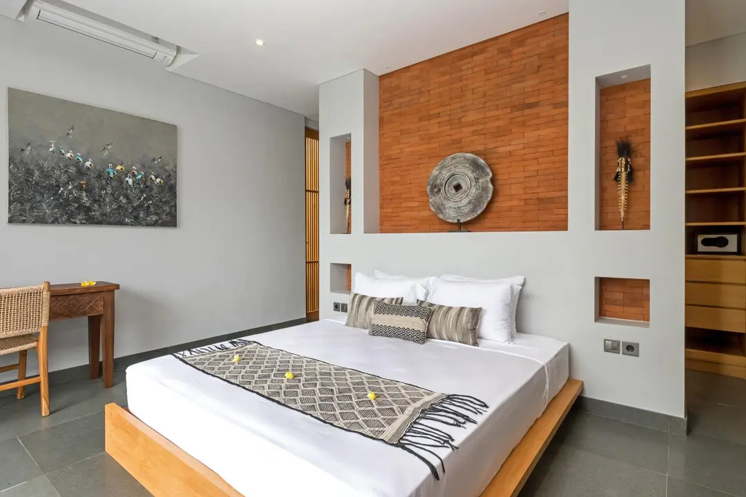 4 KAMAR TIDUR | UMALAS. Villas in Bali for Sale: Villa in Umalas, Bali for 1050 Thousands USD. Leasehold. Photo #14