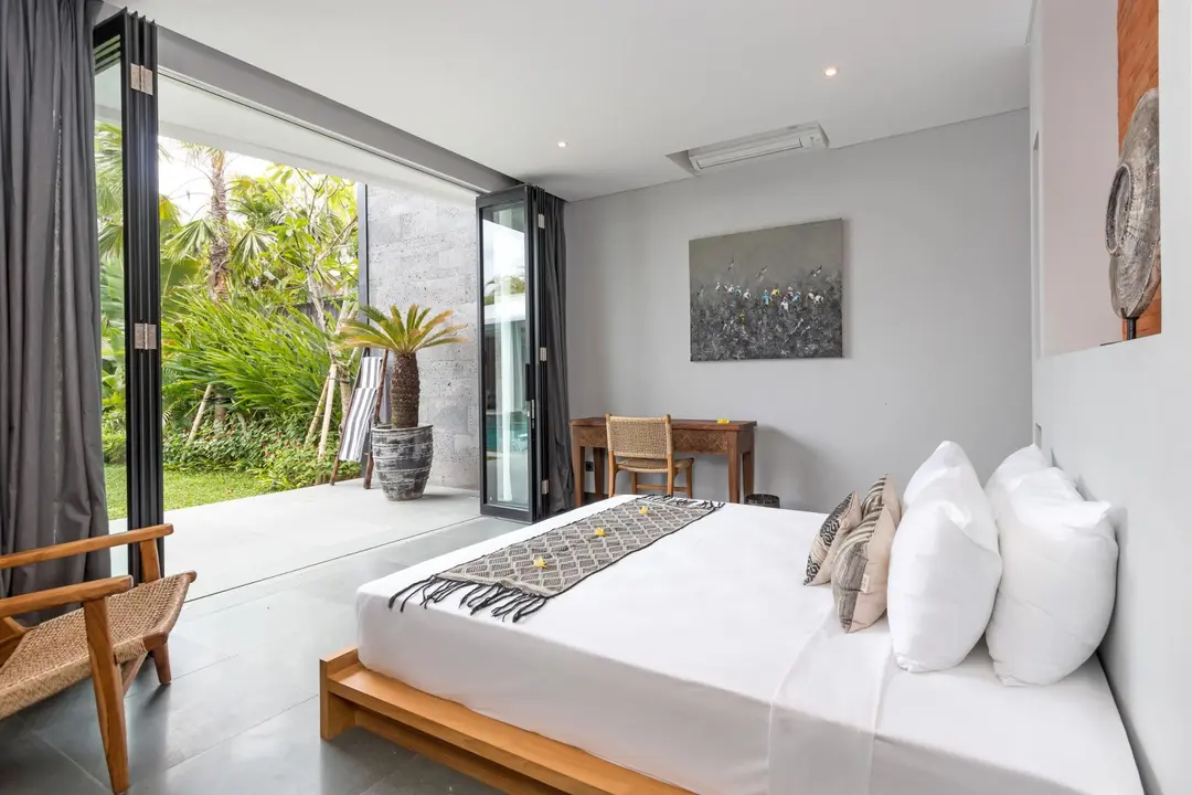 4 KAMAR TIDUR | UMALAS. Villas in Bali for Sale: Villa in Umalas, Bali for 1050 Thousands USD. Leasehold. Photo #16