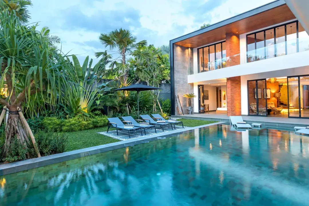 4 KAMAR TIDUR | UMALAS. Villas in Bali for Sale: Villa in Umalas, Bali for 1050 Thousands USD. Leasehold. Photo #24