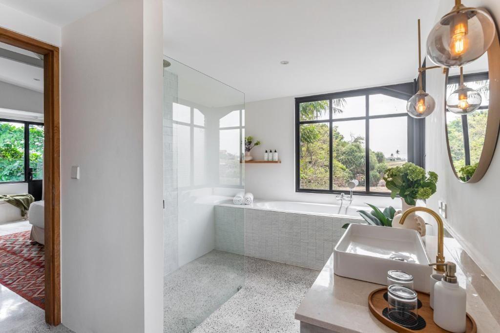 5 Kamar Tidur | Pererenan. Villas in Bali for Sale: Villa in Pererenan (Canggu), Bali for 900 Thousands USD. Leasehold. Photo #5