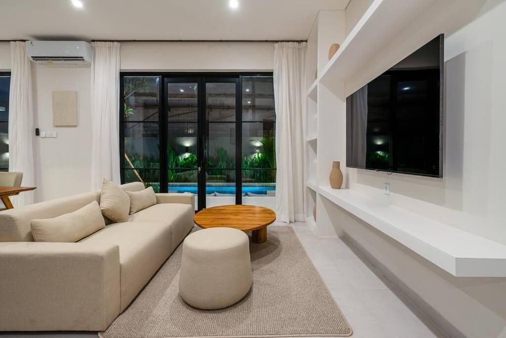 2 Kamar Tidur | Canggu. Villas in Bali for Sale: Villa in Canggu, Bali for 300 Thousands USD. Leasehold. Photo #9
