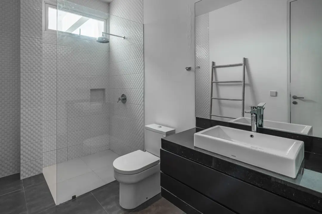 4 KAMAR TIDUR | ULUWATU. Villas in Bali for Sale: Vila di dalam Uluwatu, Bali untuk 2382 Ribuan USD. Freehold. Foto #12