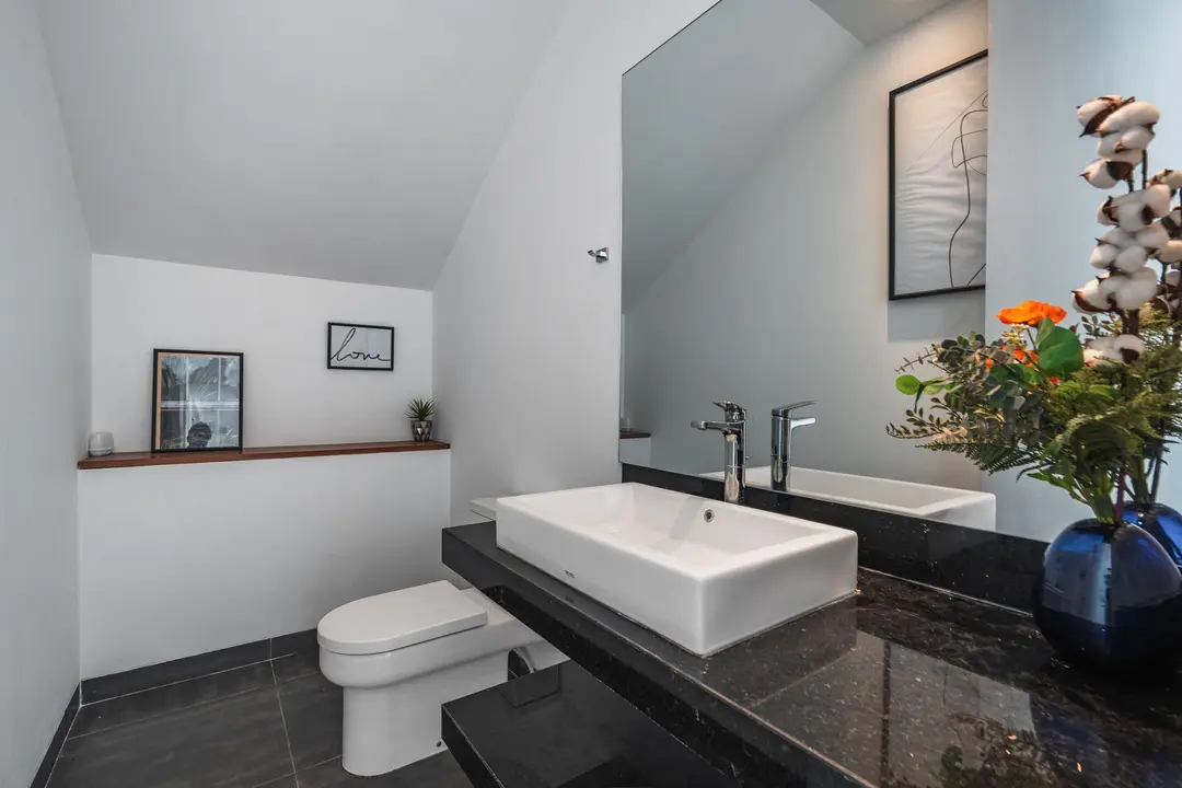 4 KAMAR TIDUR | ULUWATU. Villas in Bali for Sale: Vila di dalam Uluwatu, Bali untuk 2382 Ribuan USD. Freehold. Foto #10