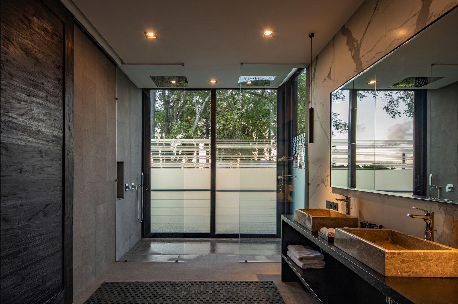 5 Kamar Tidur | Umalas. Villas in Bali for Sale: Villa in Umalas, Bali for 1199 Thousands USD. Leasehold. Photo #13