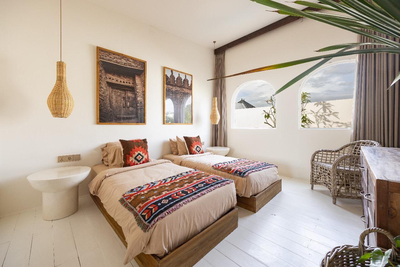 4 Kamar Tidur | Kerobokan. Villas in Bali for Sale: Вилла в Керобокан, Балиан за 480 тыс. USD. Leasehold. Фото #7