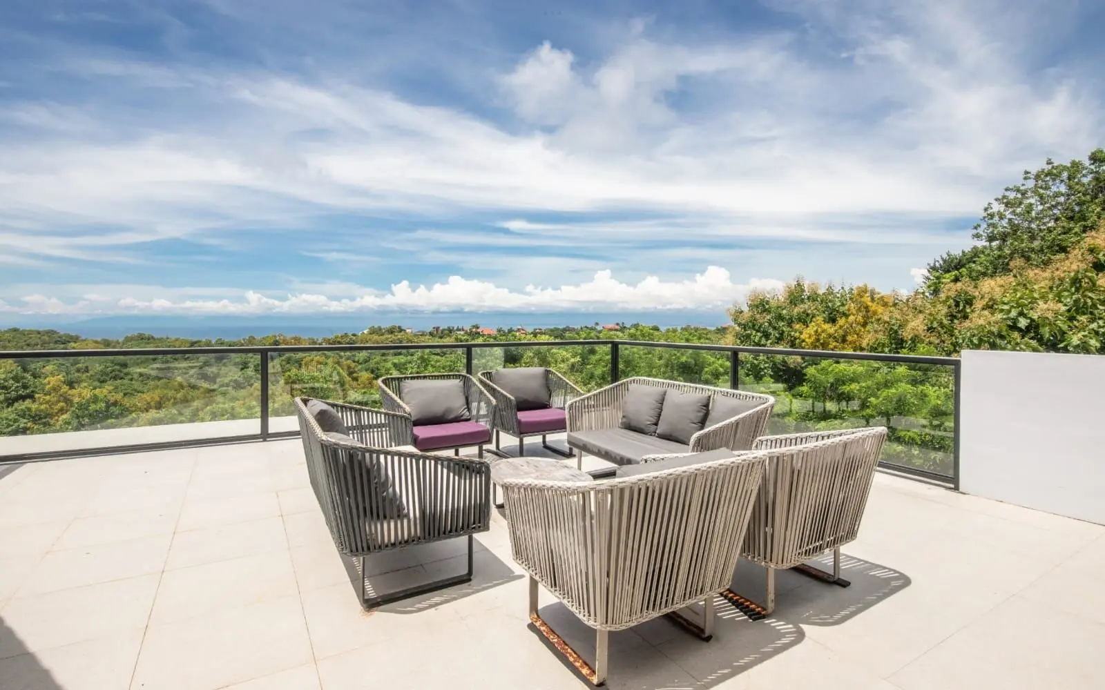 6 KAMAR TIDUR | ULUWATU. Villas in Bali for Sale: Villa in Pecatu, Bali for 1990 Thousands USD. Freehold. Photo #2