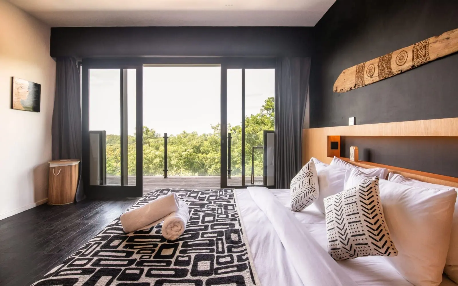 6 KAMAR TIDUR | ULUWATU. Villas in Bali for Sale: Villa in Pecatu, Bali for 1990 Thousands USD. Freehold. Photo #4