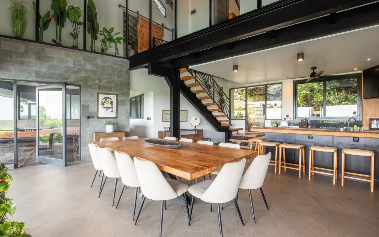 6 KAMAR TIDUR | ULUWATU. Villas in Bali for Sale: Villa in Pecatu, Bali for 1990 Thousands USD. Freehold. Photo #5