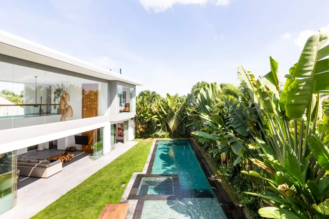 5 KAMAR TIDUR | CANGGU. Villas in Bali for Sale: Villa in Berawa (Canggu), Bali for 1990 Thousands USD. Leasehold. Photo #3