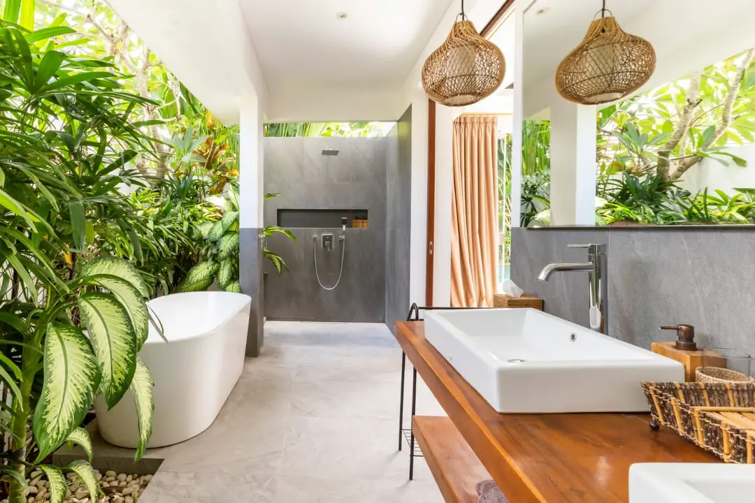 5 KAMAR TIDUR | CANGGU. Villas in Bali for Sale: Villa in Berawa (Canggu), Bali for 1990 Thousands USD. Leasehold. Photo #9