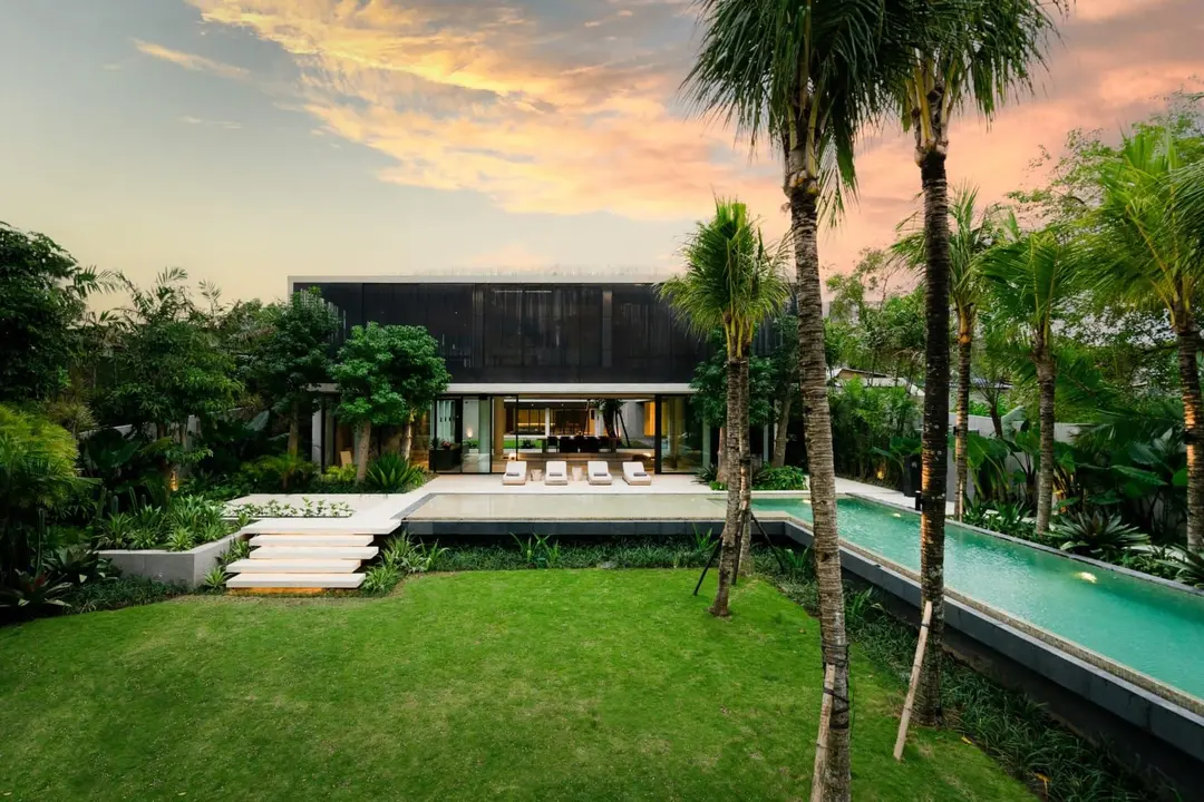 6 KAMAR TIDUR | PERERENAN. Villas in Bali for Sale: Villa in Pererenan (Canggu), Bali for 4100 Thousands USD. Freehold. Photo #10