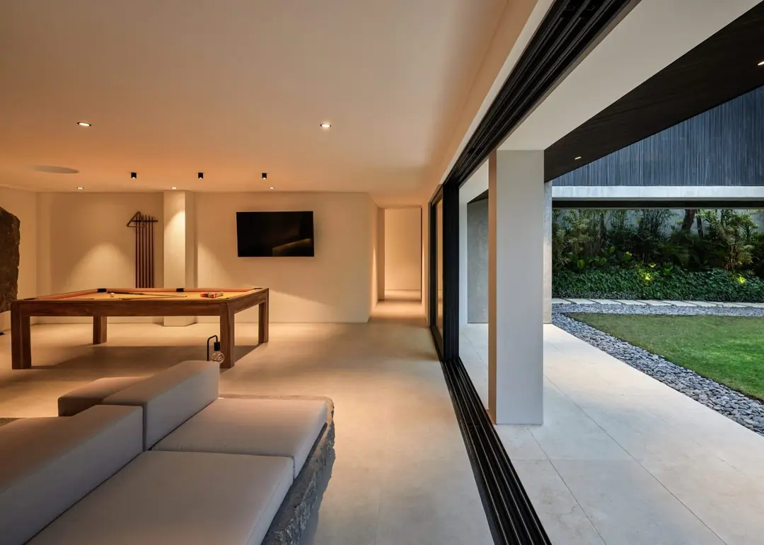6 KAMAR TIDUR | PERERENAN. Villas in Bali for Sale: Villa in Pererenan (Canggu), Bali for 4100 Thousands USD. Freehold. Photo #5
