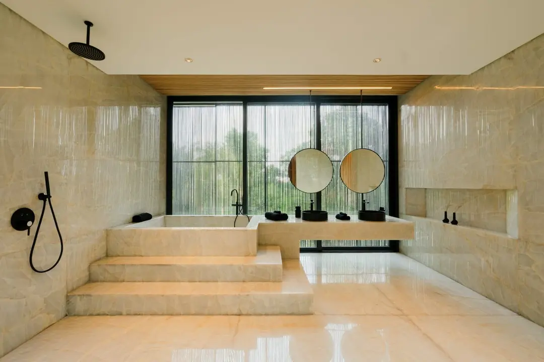 6 KAMAR TIDUR | PERERENAN. Villas in Bali for Sale: Villa in Pererenan (Canggu), Bali for 4100 Thousands USD. Freehold. Photo #3