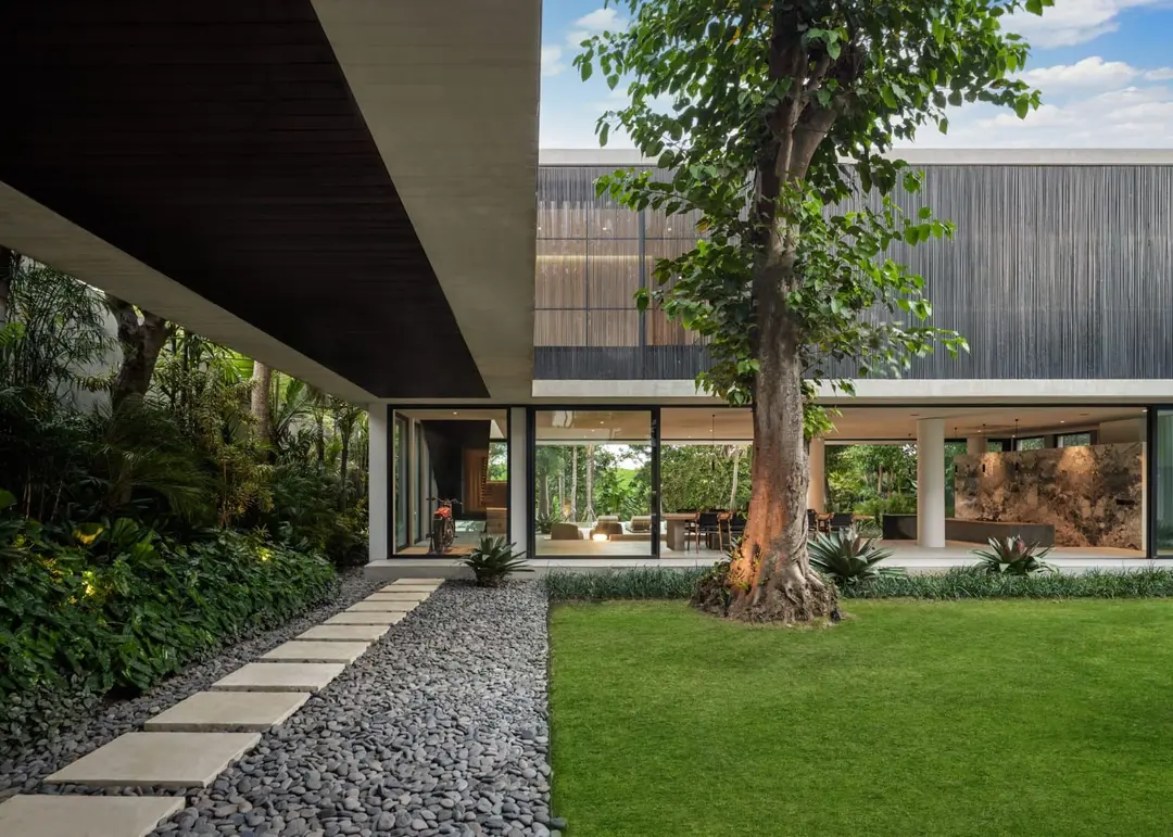 6 KAMAR TIDUR | PERERENAN. Villas in Bali for Sale: Villa in Pererenan (Canggu), Bali for 4100 Thousands USD. Freehold. Photo #7