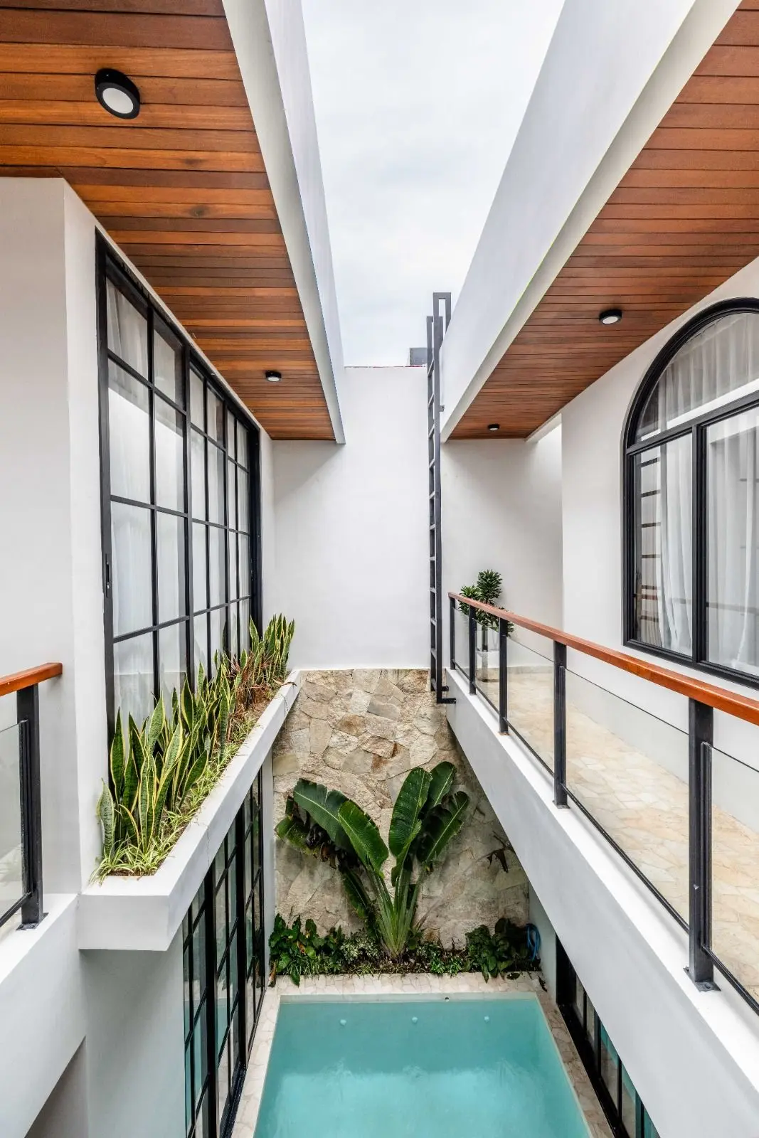 3 KAMAR TIDUR | PERERENAN. Villas in Bali for Sale: Vila di dalam Tumbak Bayuh, Bali untuk 200 Ribuan USD. Freehold. Foto #7