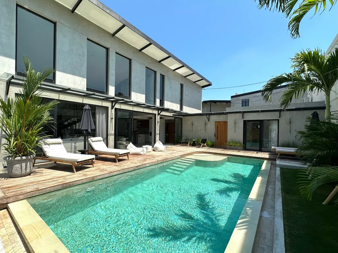 4 KAMAR TIDUR | CANGGU. Villas in Bali for Sale: Вилла в Берава (Чангу), Балиан за 700 тыс. USD. Leasehold. Фото #2