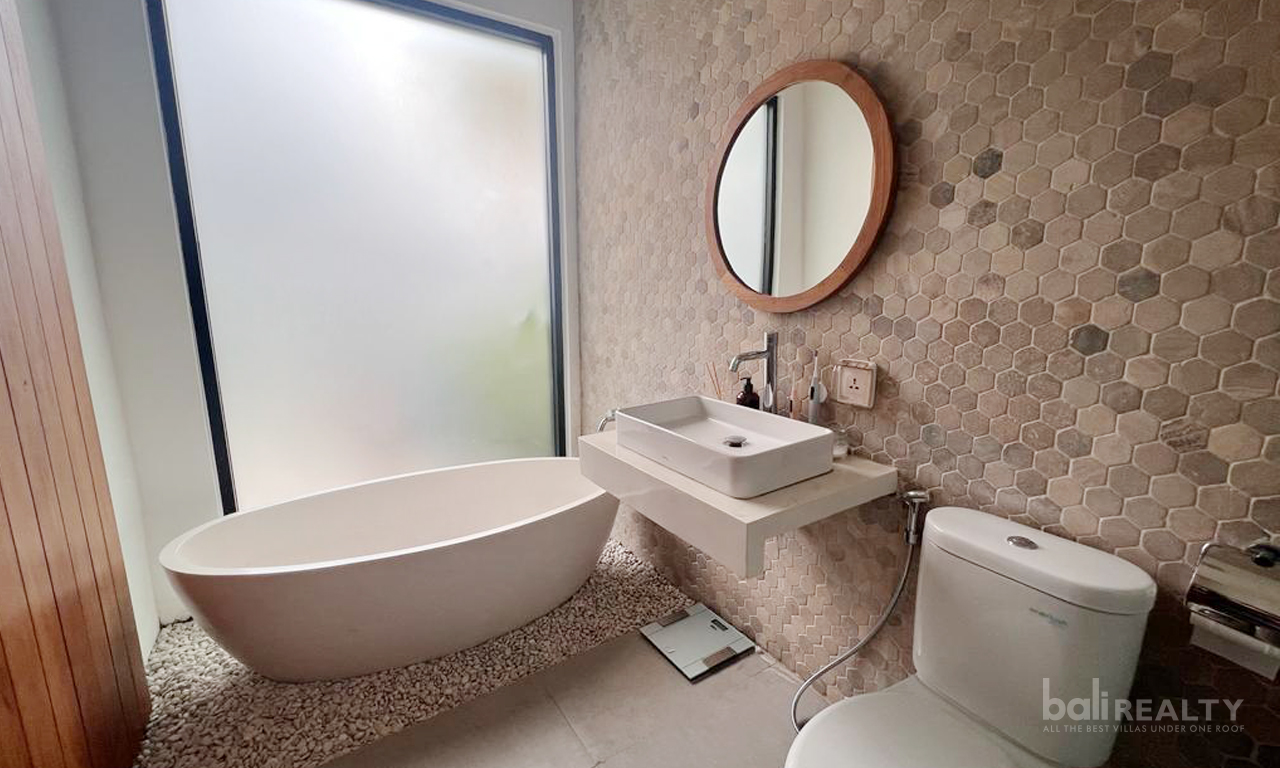 Two-Bedroom Villa Boasting Smart Modern Design in Sought-After Canggu Locale. Villas in Bali for Sale: Вилла в Чангу, Балиан за 260 тыс. USD. Leasehold. Фото #5