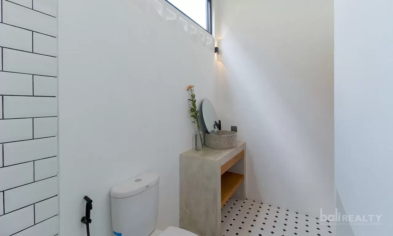 Modern Two-Bedroom Industrial Style Villa with Stunning Rooftop Design in Tumbak Bayuh. Villas in Bali for Sale: Вилла в Чангу, Балиан за 113 тыс. USD. Leasehold. Фото #9