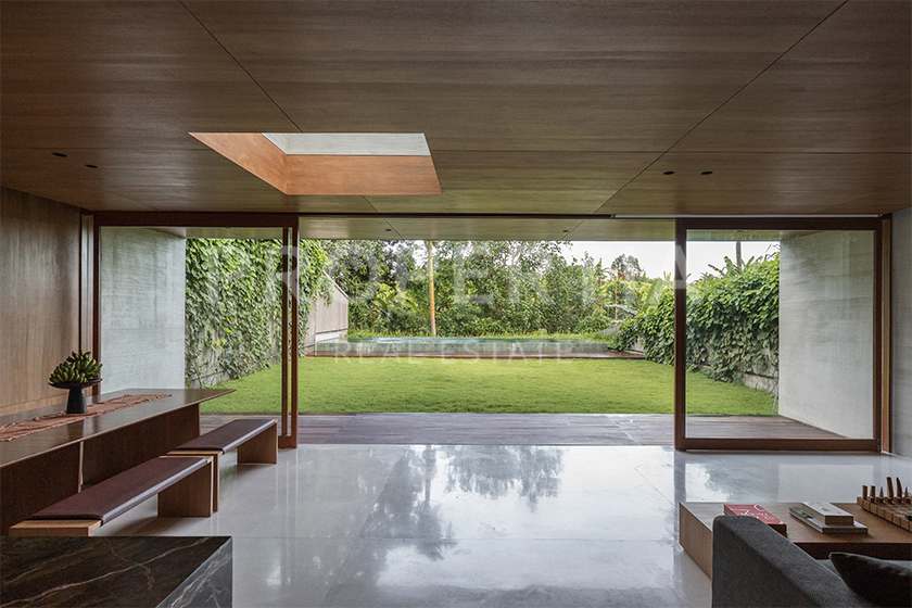 Exquisite Villa In Timeless Design In Tumbak Bayuh. Villas in Bali for Sale: Вилла в Tumbak Bayuh, Балиан за 1310 тыс. USD. Leasehold. Фото #3