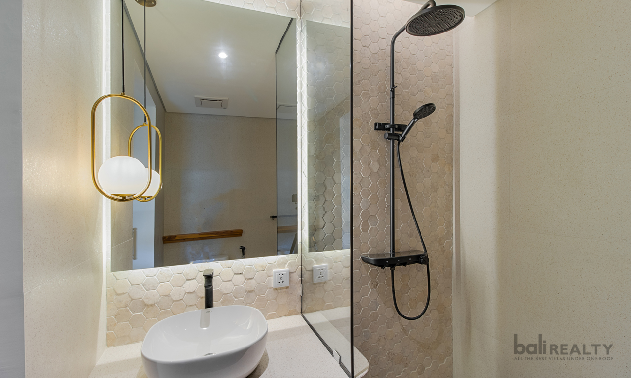 Brand New 4 Bedroom Villa with Unique Design in Seminyak – Promising High Return on Investment. Villas in Bali for Sale: Вилла в Семиньяк, Балиан за 349 тыс. USD. Leasehold. Фото #12