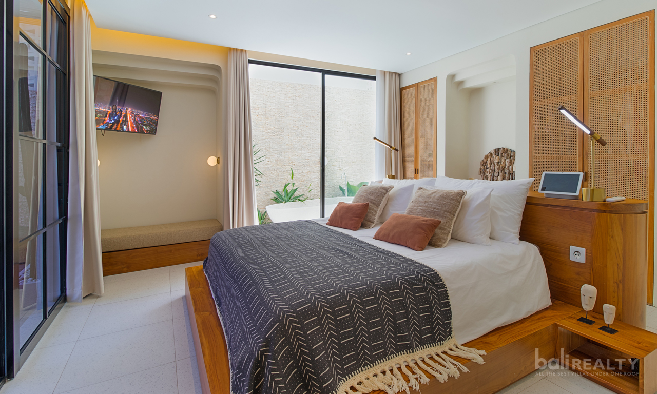 Brand New 4 Bedroom Villa with Unique Design in Seminyak – Promising High Return on Investment. Villas in Bali for Sale: Вилла в Семиньяк, Балиан за 349 тыс. USD. Leasehold. Фото #5