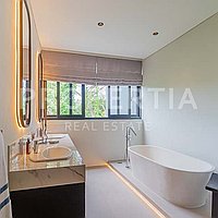 Premium Family Villa Walking Distance To Echo Beach. Villas in Bali for Sale: Вилла в Переренан (Чангу), Балиан за 1660 тыс. USD. Freehold. Предварительный просмотр фото #17