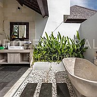 Beautiful Family Villa In Uluwatu. Villas in Bali for Sale: Вилла в Улувату, Балиан за 533 тыс. USD. Freehold. Предварительный просмотр фото #2
