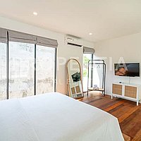 Beautiful Industrial Loft In Umalas. Villas in Bali for Sale: Вилла в Умалас, Балиан за 163 тыс. USD. Leasehold. Предварительный просмотр фото #6