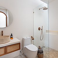 Unique Three-Bedroom Villa Featuring Rooftop Lounge and Jacuzzi, Near Balangan Beach. Villas in Bali for Sale: Вилла в Баланган, Балиан за 255 тыс. USD. Leasehold. Предварительный просмотр фото #10