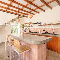 Turnkey Investment Steps From Bingin. Villas in Bali for Sale: Вилла в Бингин, Балиан за 195 тыс. USD. Leasehold. Предварительный просмотр фото #1