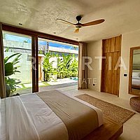 Stunning Modern Tropical Living In Bingin. Villas in Bali for Sale: Вилла в Бингин, Балиан за 340 тыс. USD. Leasehold. Предварительный просмотр фото #3
