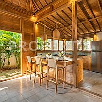 Spacious Tropical Haven In The Heart Of Bingin. Villas in Bali for Sale: Вилла в Бингин, Балиан за 75,5 млн. RUB. Leasehold. Предварительный просмотр фото #2