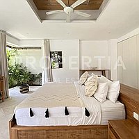 Modern Traditional Tropical Villas In Berawa. Villas in Bali for Sale: Вилла в Берава (Чангу), Балиан за 19,7 млн. RUB. Leasehold. Предварительный просмотр фото #18