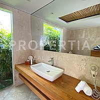 Modern Traditional Tropical Villas In Berawa. Villas in Bali for Sale: Вилла в Берава (Чангу), Балиан за 19,7 млн. RUB. Leasehold. Предварительный просмотр фото #22