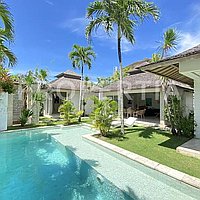 Modern Traditional Tropical Villas In Berawa. Villas in Bali for Sale: Вилла в Берава (Чангу), Балиан за 19,7 млн. RUB. Leasehold. Предварительный просмотр фото #24