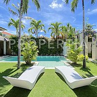 Modern Traditional Tropical Villas In Berawa. Villas in Bali for Sale: Вилла в Берава (Чангу), Балиан за 19,7 млн. RUB. Leasehold. Предварительный просмотр фото #1