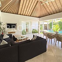 Modern Traditional Tropical Villas In Berawa. Villas in Bali for Sale: Вилла в Берава (Чангу), Балиан за 19,7 млн. RUB. Leasehold. Предварительный просмотр фото #6