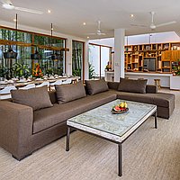 Luxurious Five-Bedroom Villa with High ROI Potential in Vibrant Berawa. Villas in Bali for Sale: Вилла в Чангу, Балиан за 690 тыс. USD. Leasehold. Предварительный просмотр фото #1