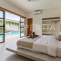Modern Tropical Retreat In Prime Berawa. Villas in Bali for Sale: Вилла в Берава (Чангу), Балиан за 26,8 млн. RUB. Leasehold. Предварительный просмотр фото #6