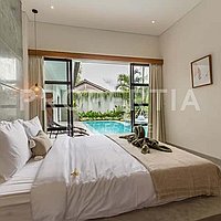 Modern Tropical Retreat In Prime Berawa. Villas in Bali for Sale: Вилла в Берава (Чангу), Балиан за 26,8 млн. RUB. Leasehold. Предварительный просмотр фото #9