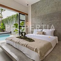 Modern Tropical Retreat In Prime Berawa. Villas in Bali for Sale: Вилла в Берава (Чангу), Балиан за 26,8 млн. RUB. Leasehold. Предварительный просмотр фото #12
