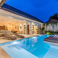 Modern Tropical Retreat In Prime Berawa. Villas in Bali for Sale: Вилла в Берава (Чангу), Балиан за 26,8 млн. RUB. Leasehold. Предварительный просмотр фото #15