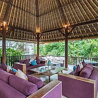 A timeless 4-bedroom Balinese retreat in Pererenan. Villas in Bali for Sale: Вилла в Чангу, Балиан за 1007 тыс. USD. Freehold. Предварительный просмотр фото #4