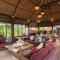 A timeless 4-bedroom Balinese retreat in Pererenan. Villas in Bali for Sale: Вилла в Чангу, Балиан за 1007 тыс. USD. Freehold. Предварительный просмотр фото #3