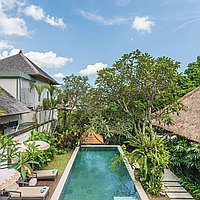 A timeless 4-bedroom Balinese retreat in Pererenan. Villas in Bali for Sale: Вилла в Чангу, Балиан за 1007 тыс. USD. Freehold. Предварительный просмотр фото #2