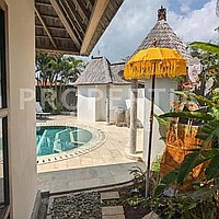 Stunning Villa Steps From The Beach. Villas in Bali for Sale: Vila di dalam Pererenan (Canggu), Bali untuk 6,9 Miliar IDR. Leasehold. Pratinjau foto #9