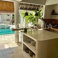 Stunning Villa Steps From The Beach. Villas in Bali for Sale: Вилла в Переренан (Чангу), Балиан за 408 тыс. USD. Leasehold. Предварительный просмотр фото #2