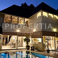 Stunning Villa Steps From The Beach. Villas in Bali for Sale: Vila di dalam Pererenan (Canggu), Bali untuk 6,9 Miliar IDR. Leasehold. Pratinjau foto #13