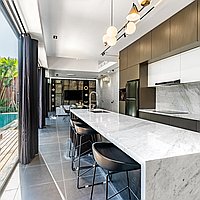 Modern gated estate villa, walk to beach in Berawa. Villas in Bali for Sale: Вилла в Чангу, Балиан за 439 тыс. USD. Leasehold. Предварительный просмотр фото #7