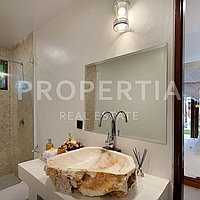 Timeless Tropical Villa In The Heart Of Canggu. Villas in Bali for Sale: Вилла в Чангу, Балиан за 948 тыс. USD. Leasehold. Предварительный просмотр фото #4